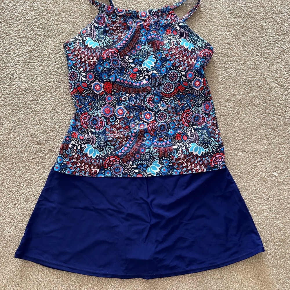 NWT women’s tankini bathing suit. Never worn!! - Picture 2 of 4